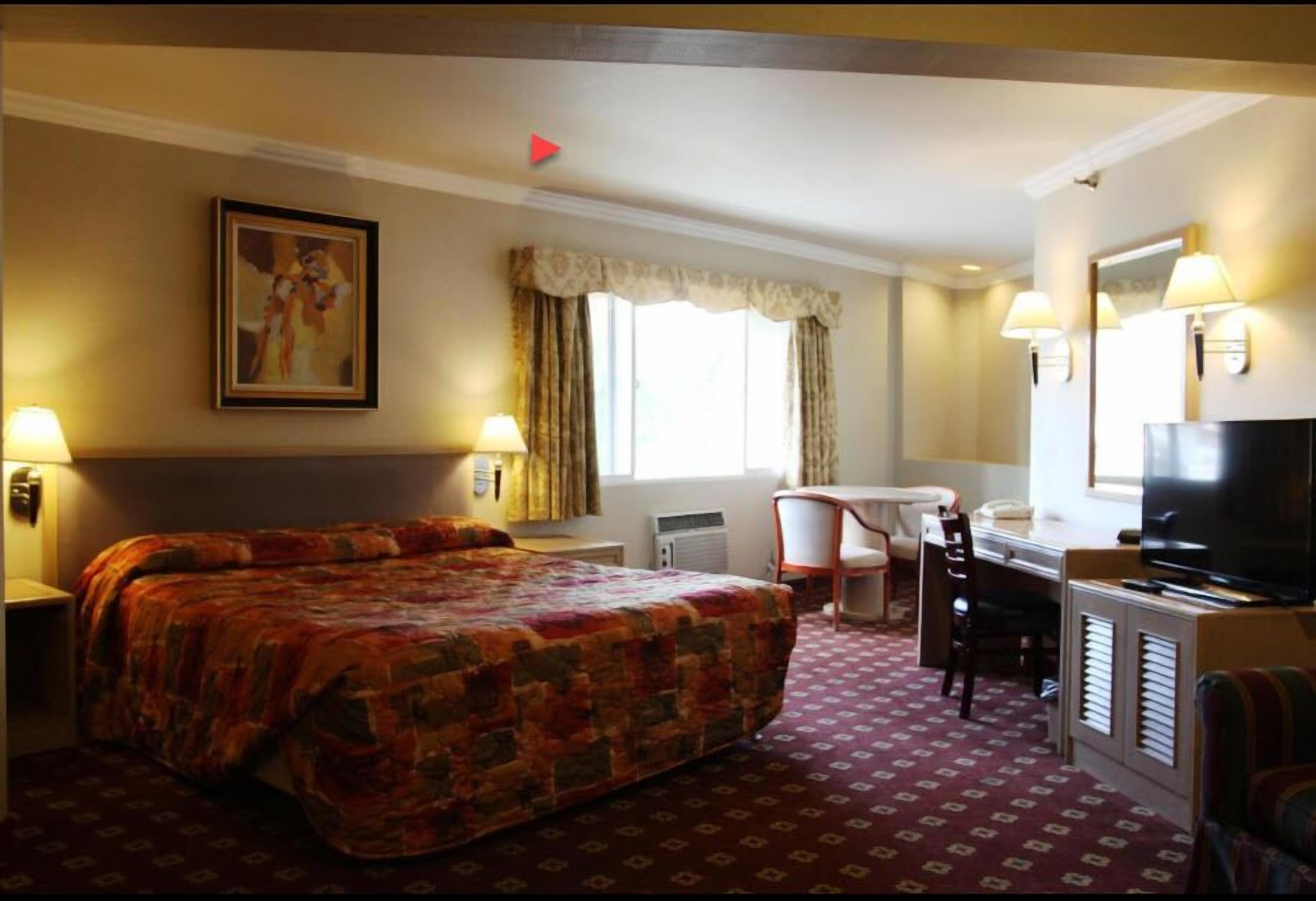 Metro Plaza Hotel — Photos 1